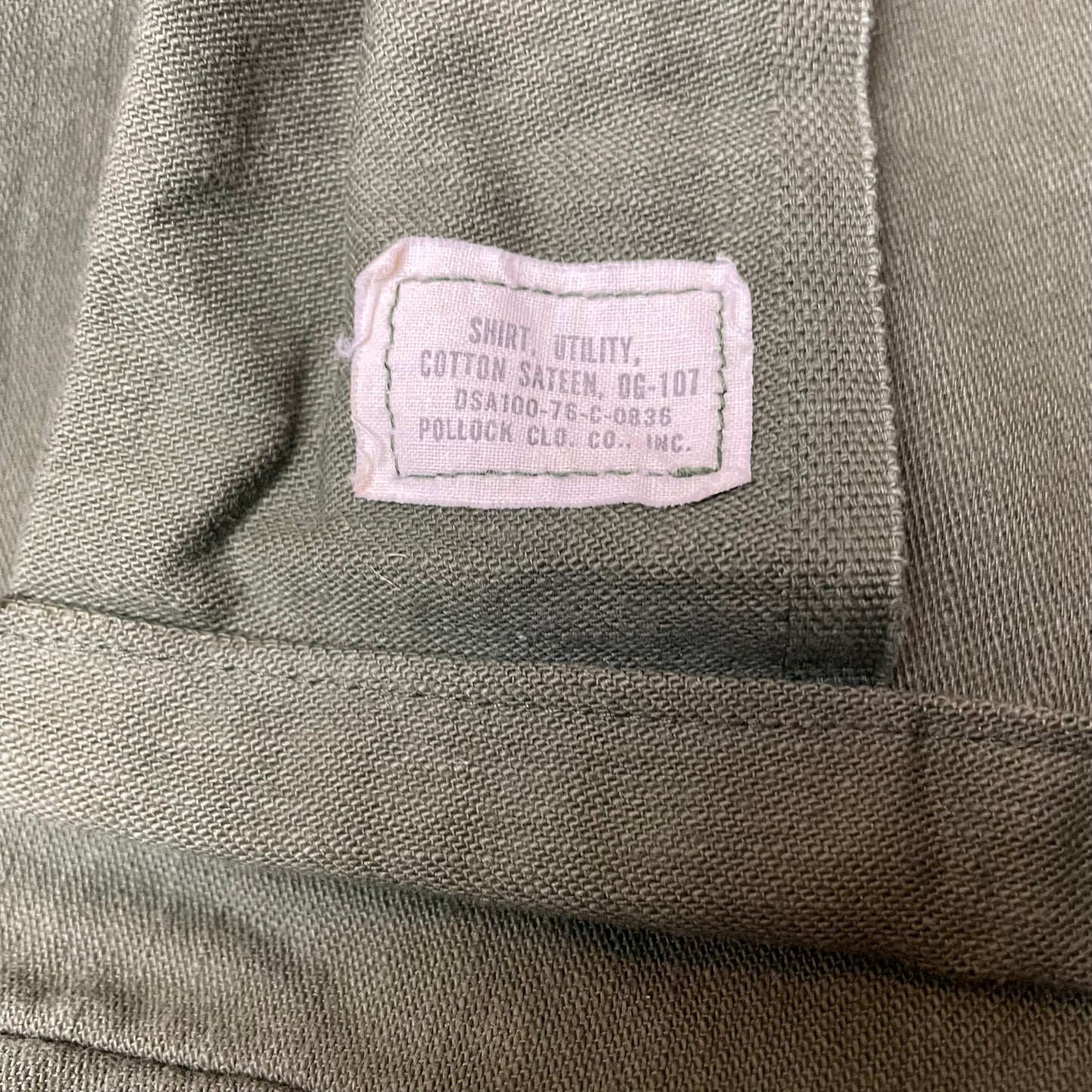 (L) 1970s OG107 Cotton Sateen US Army Hemd grün