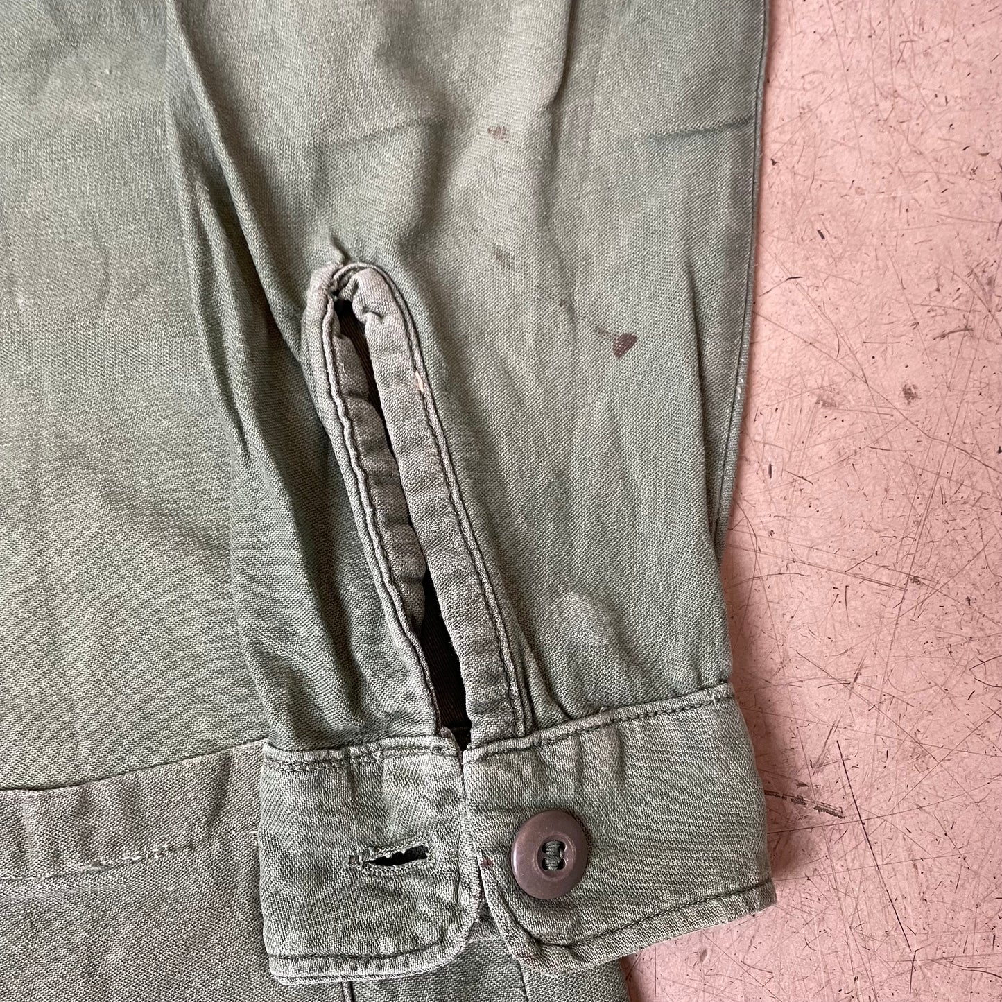 (M-L) 1970s OG107 Cotton Sateen US Army Hemd grün