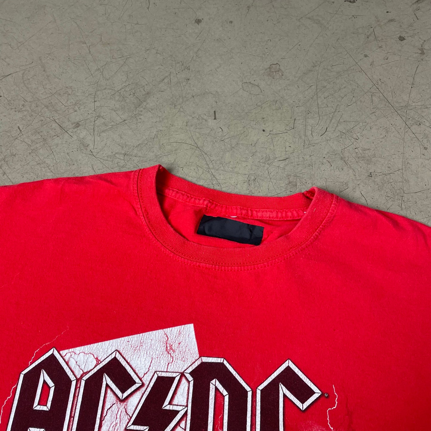 (M-L) Acdc Band Tour tshirt Zurich Switzerland 2015 rot